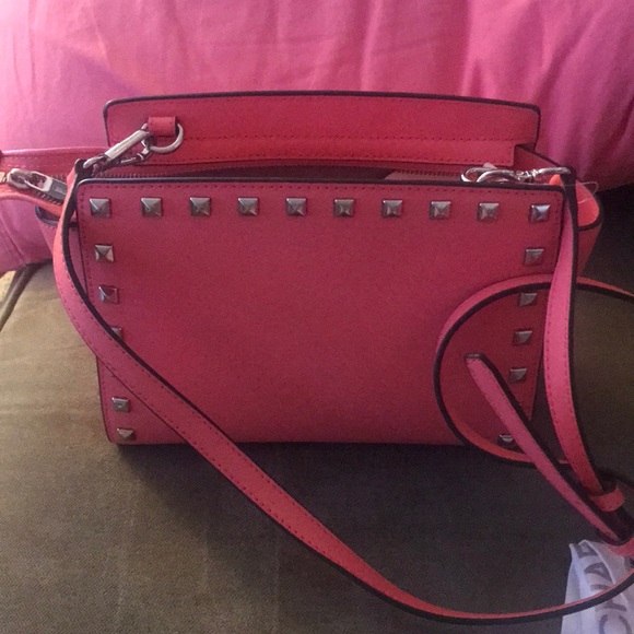 Michael Kors Gorgeous Bag - Picture 3 of 8